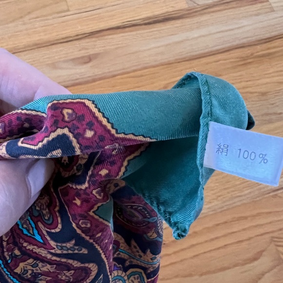 Multicolored dark green silk scarf - Picture 9 of 9